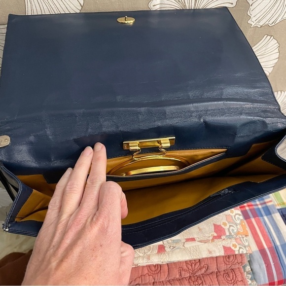 Lou Taylor Navy Clutch Wristlet with Swivel Interior Gold Mirror Italy Vintage - Picture 9 of 16